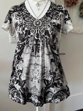 Y2K Unity Black and Gray Short Sleeve Top